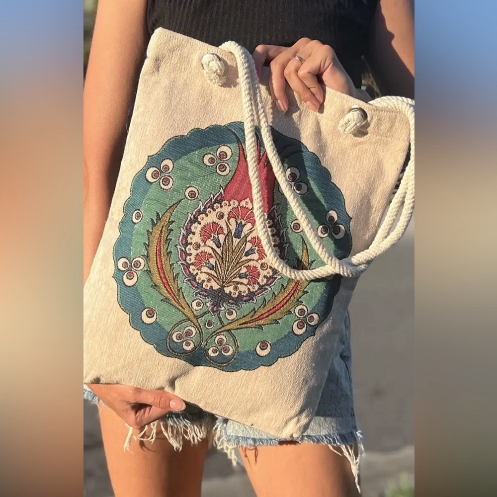 NWT Embroidered Canvas Boho Bohemian Tote Bag - Cream and Multicolor! - Picture 4 of 6